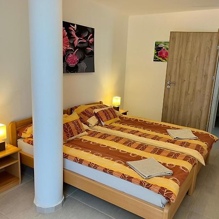 Waterfront Apartmanok Zamárdi Buitenkant foto